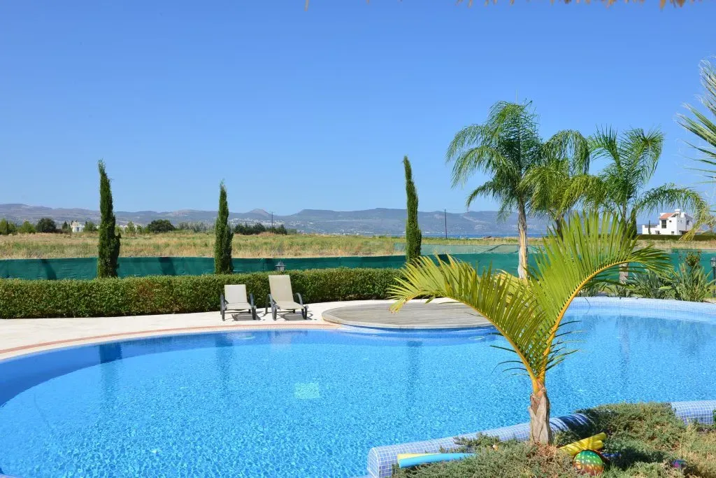 Property gallery view 12