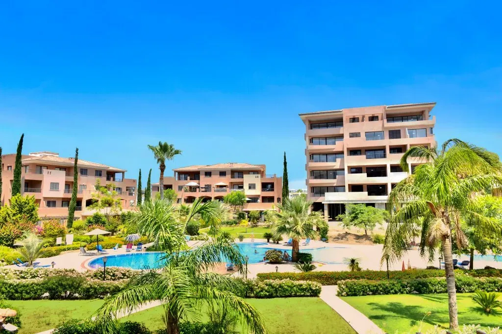 Property gallery view 11