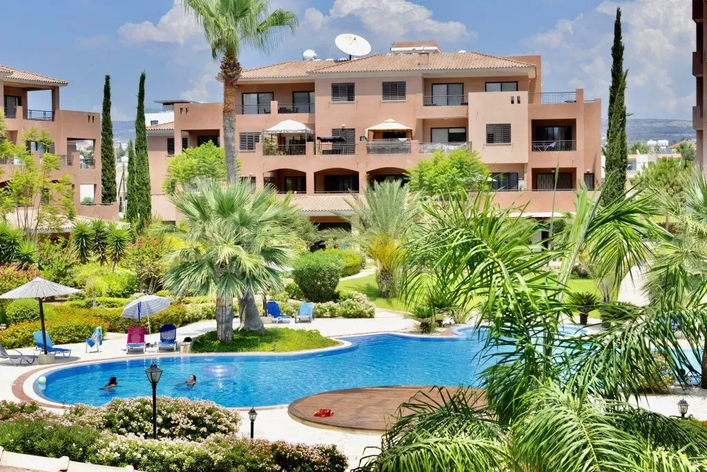 Property gallery view 12