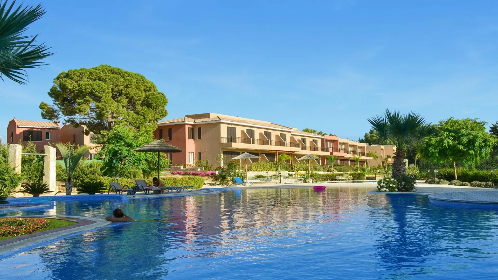 Property gallery view 3