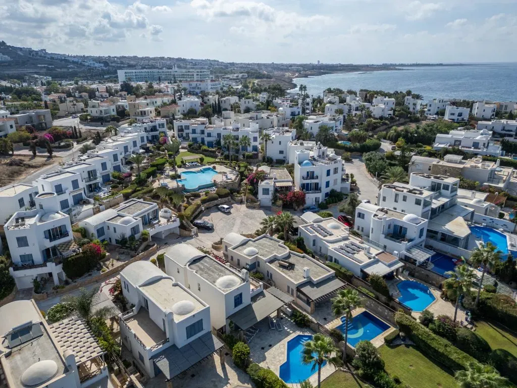 Property gallery view 11