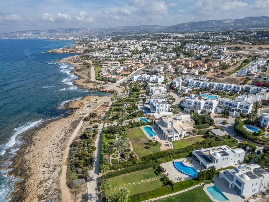 Property gallery view 9