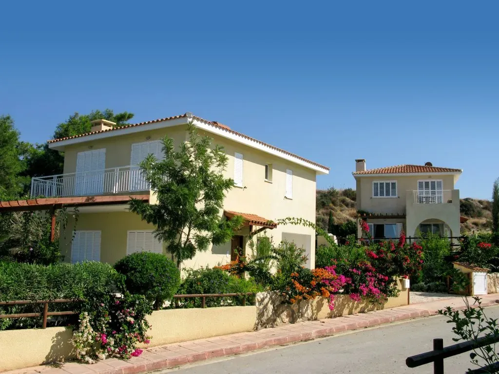 Property gallery view 9