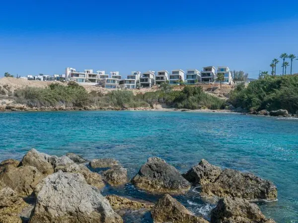 Property gallery view 12