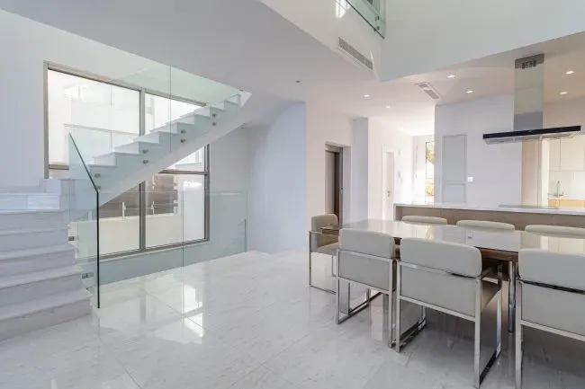 Property gallery view 6