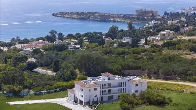 Property gallery view 8