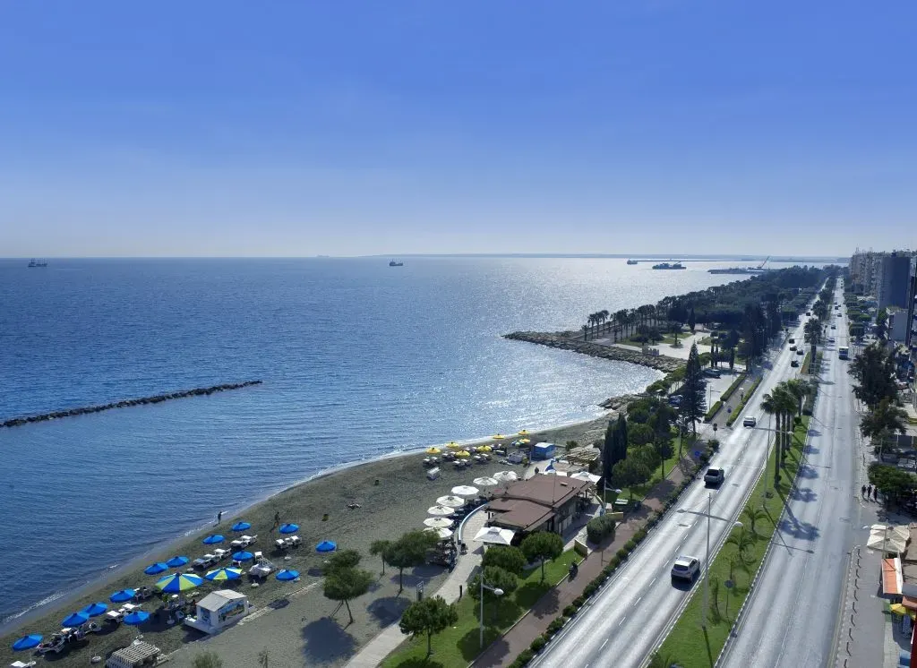 Property gallery view 6