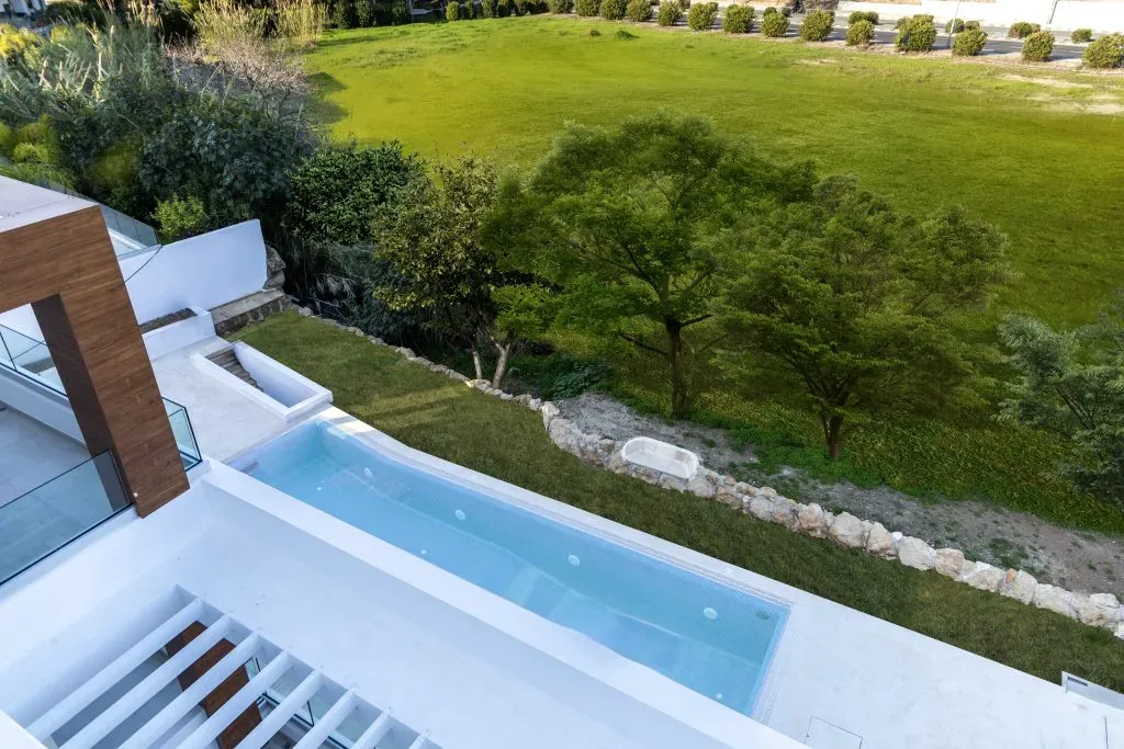 Property gallery view 5