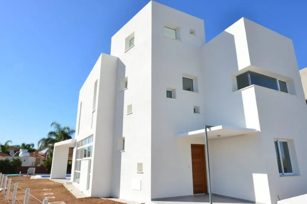 Property gallery view 12