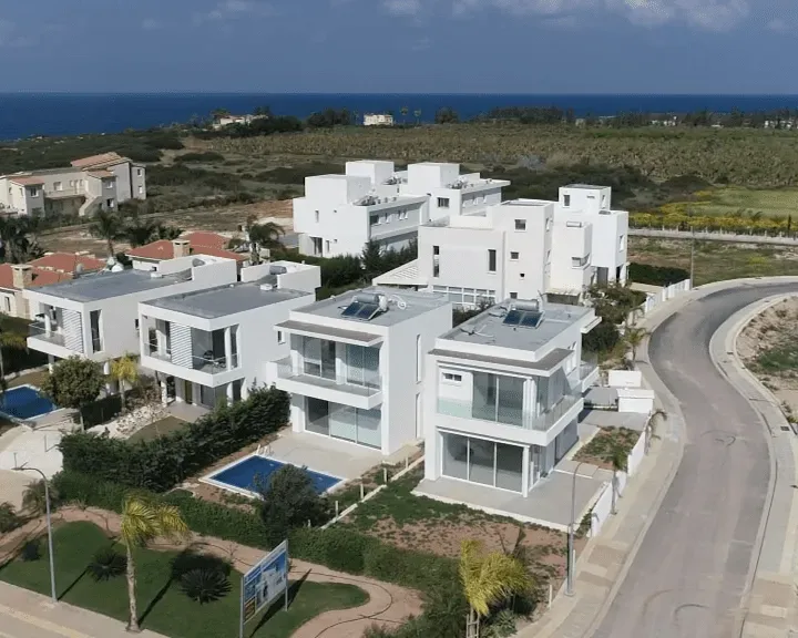 Property gallery view 13