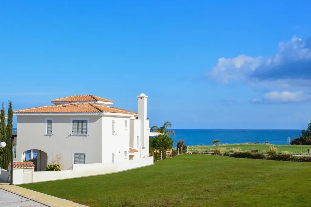 Property gallery view 11