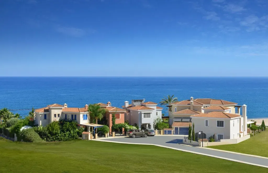 Property gallery view 8