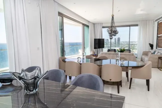 Property gallery view 8