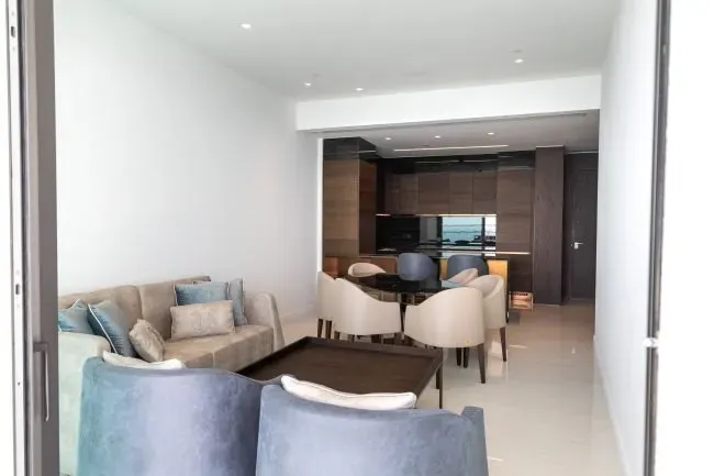 Property gallery view 9