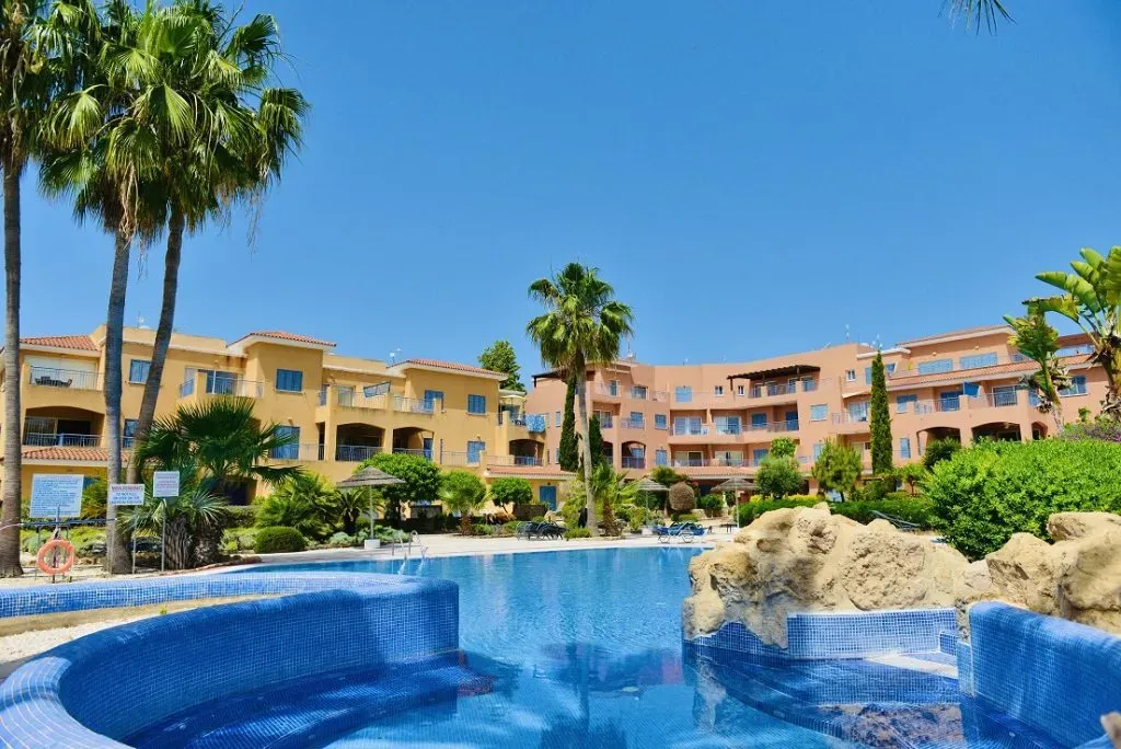 Property gallery view 9