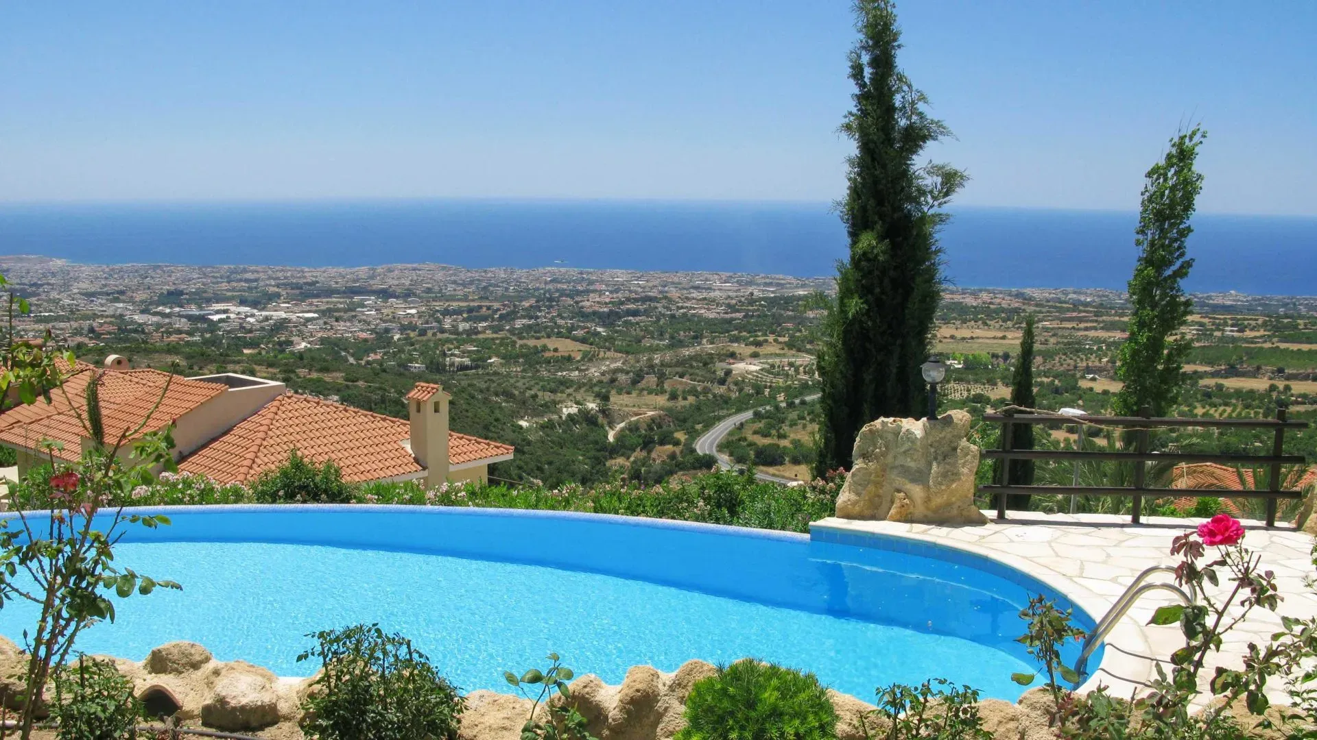 Property gallery view 11