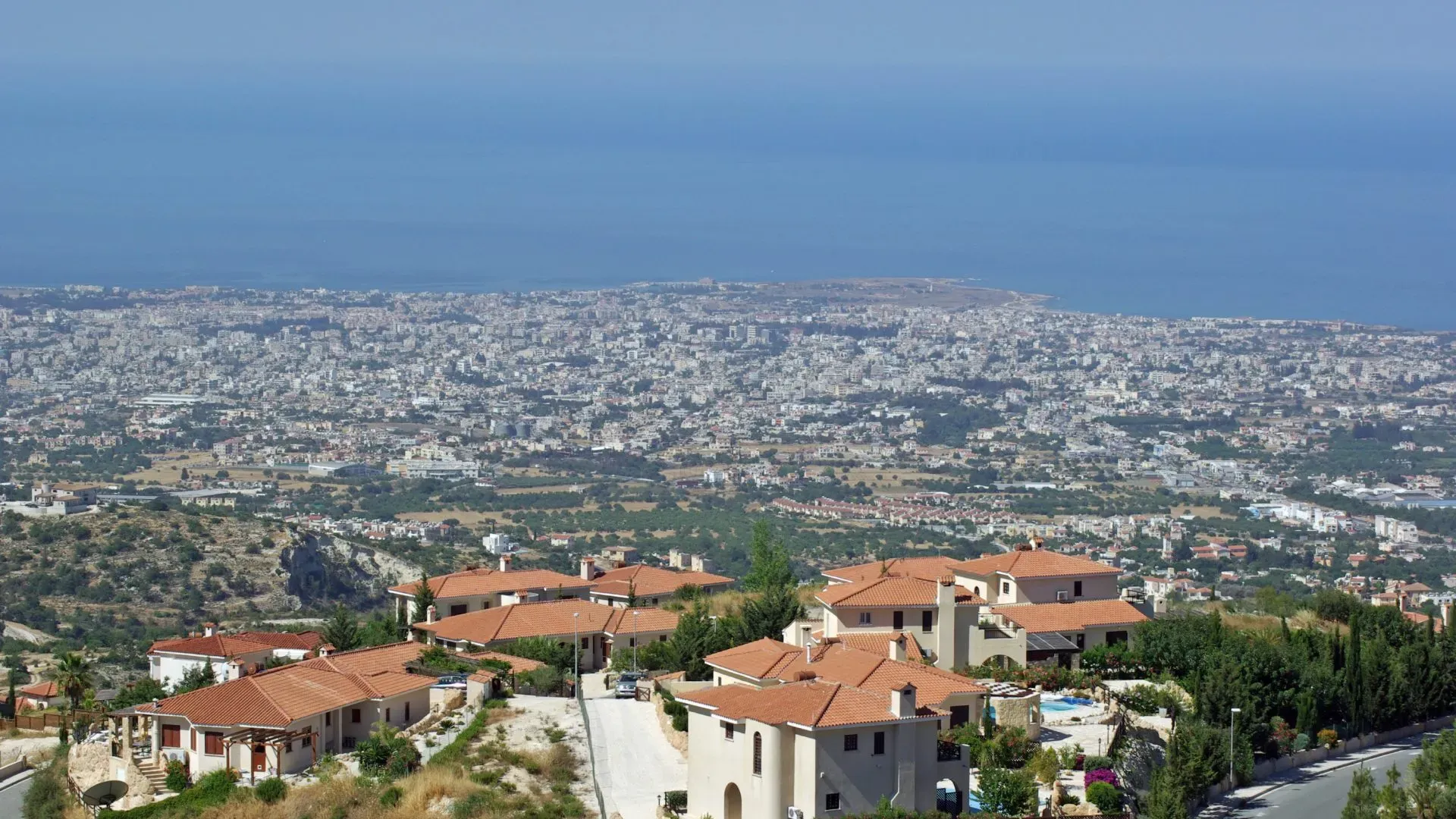 Property gallery view 3