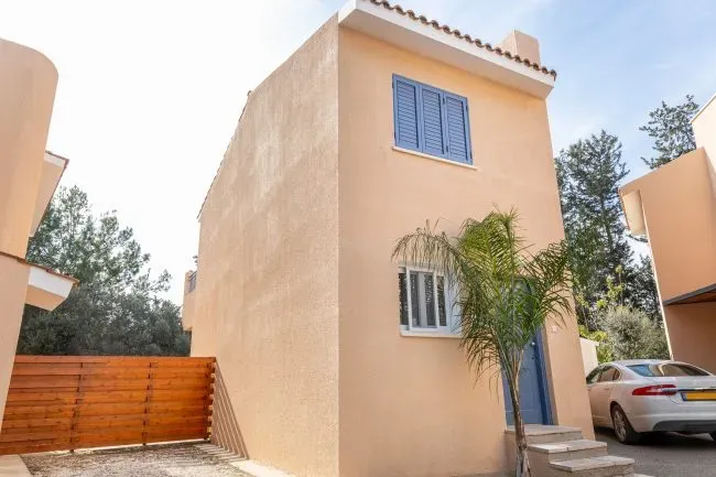 Property gallery view 5