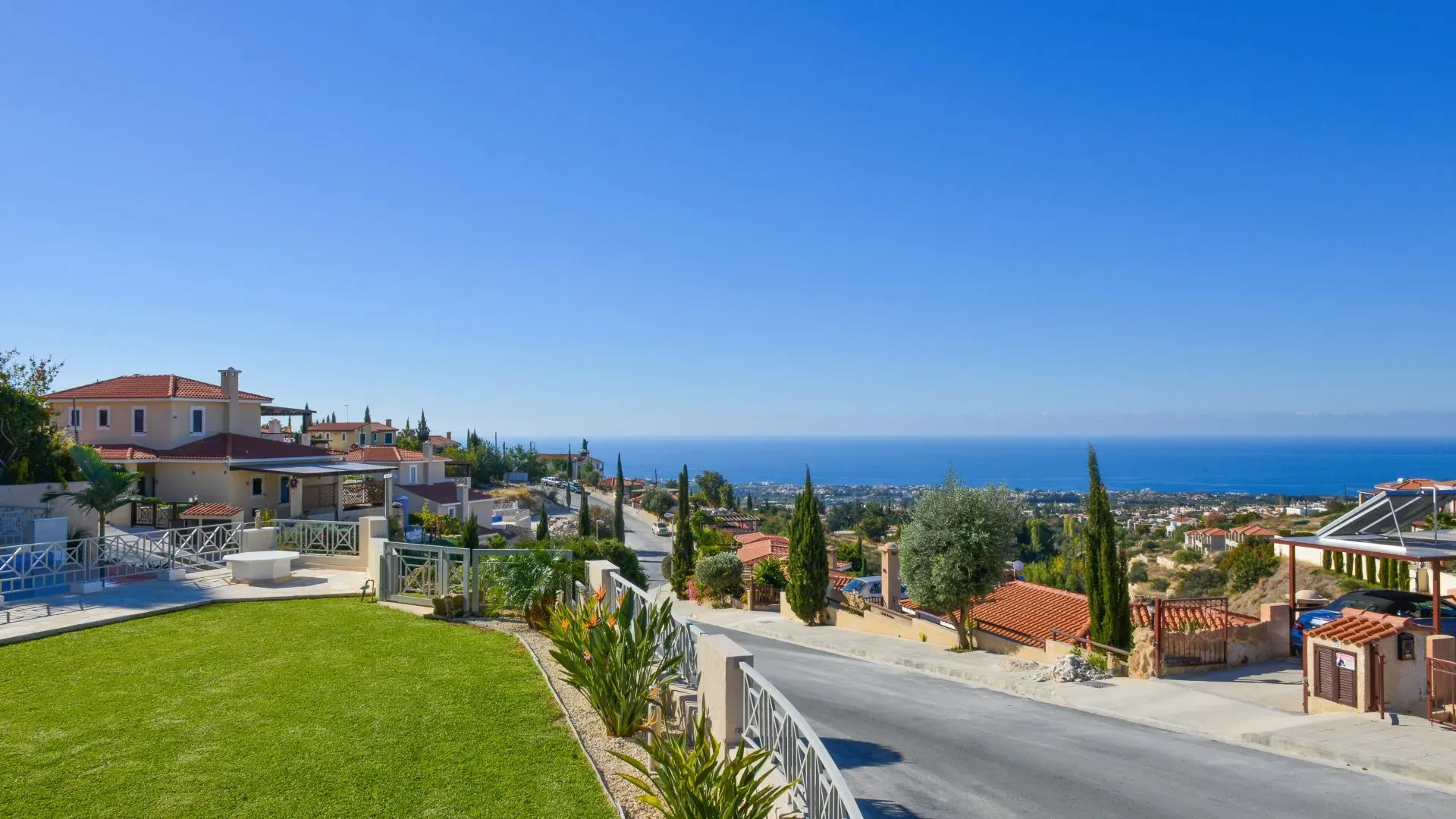 Property gallery view 3