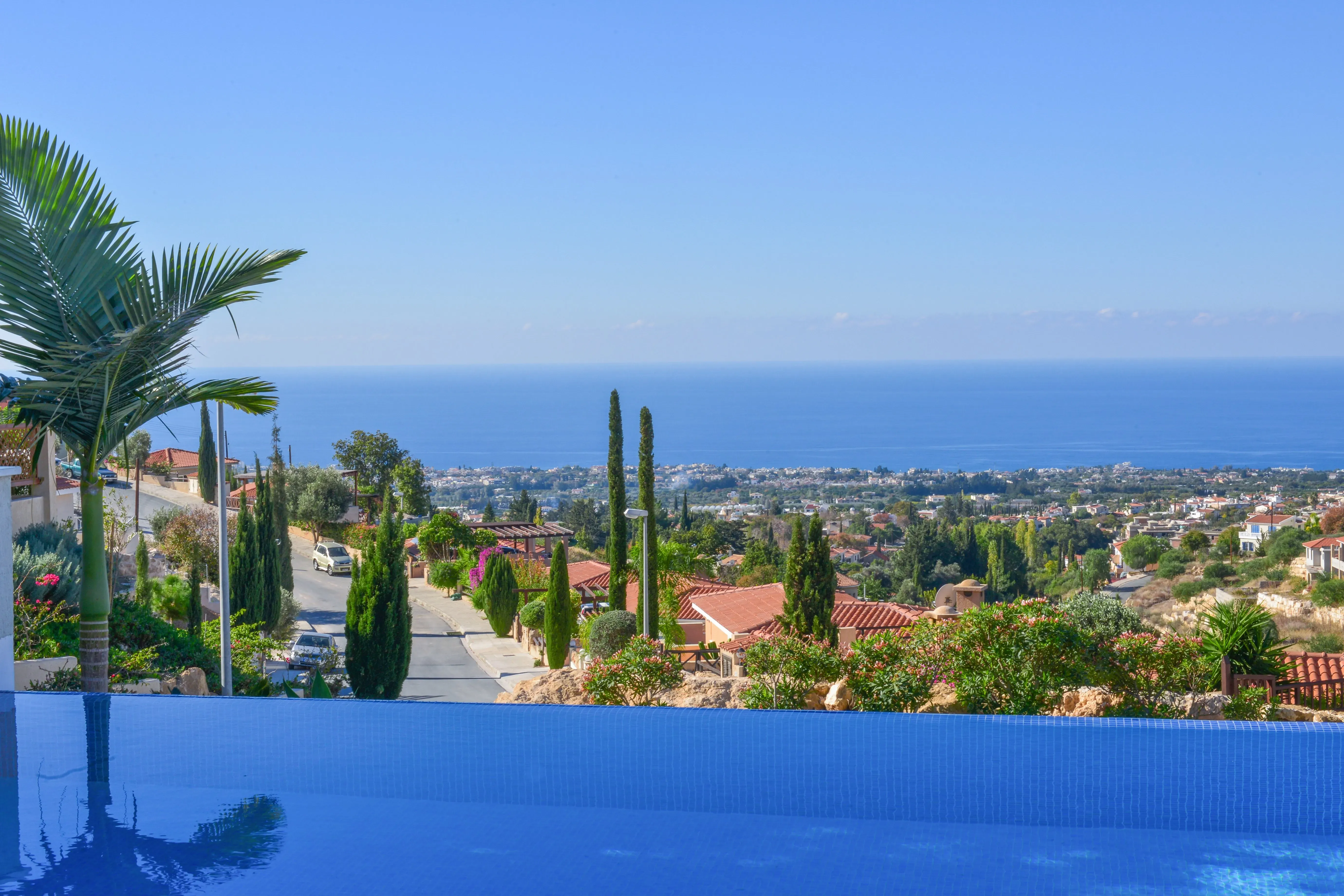 Property gallery view 8