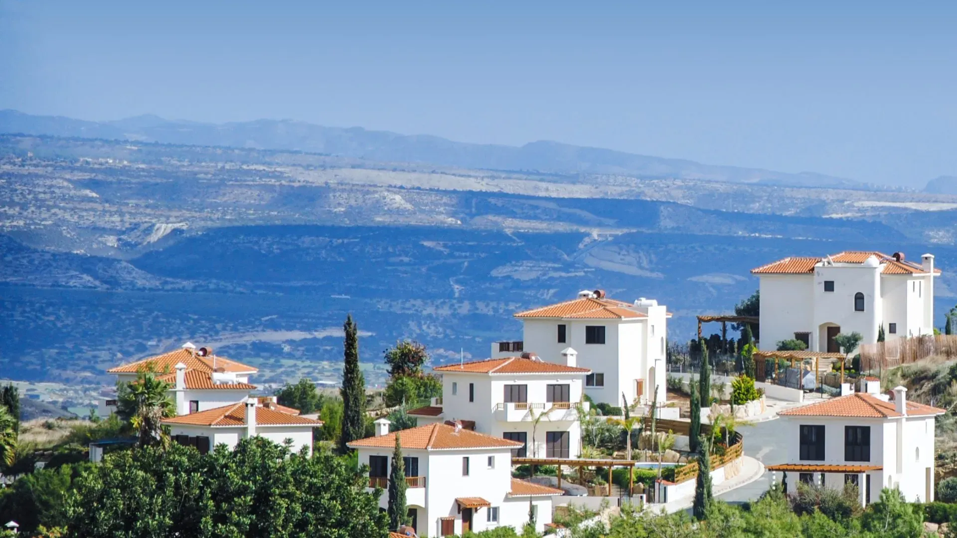 Property gallery view 3