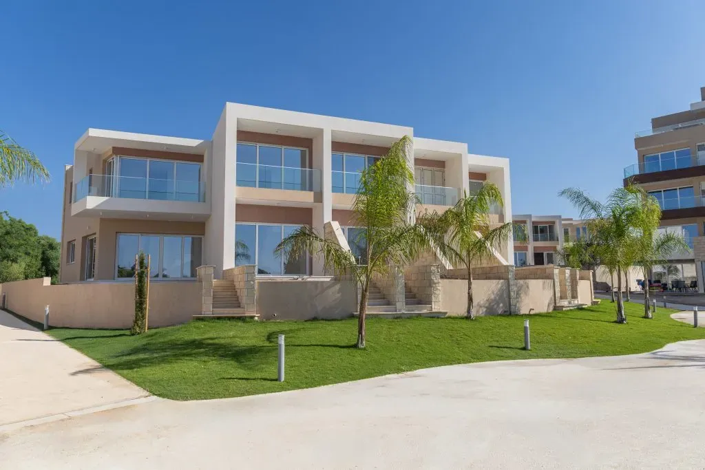 Property gallery view 11