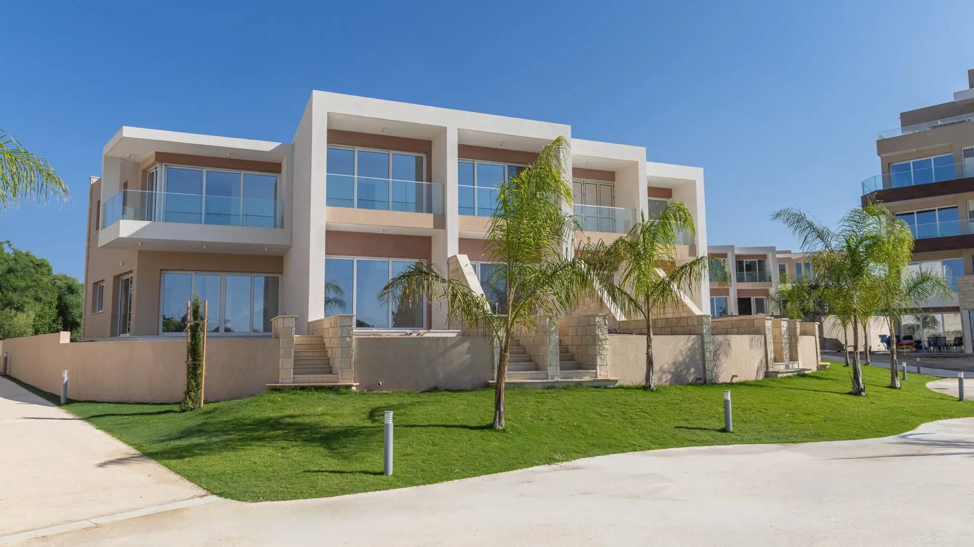 Property gallery view 3