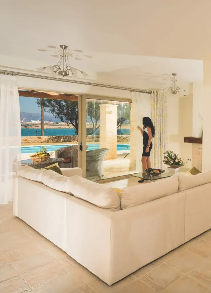 Property gallery view 12