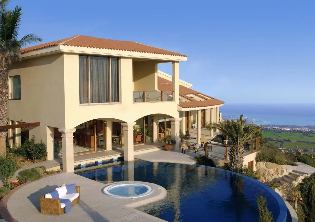 Property gallery view 9