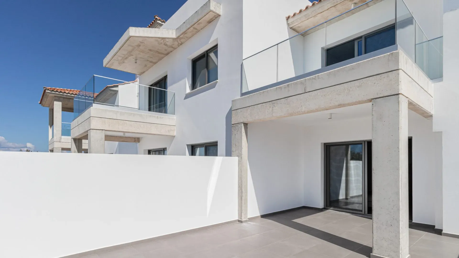 Property gallery view 1