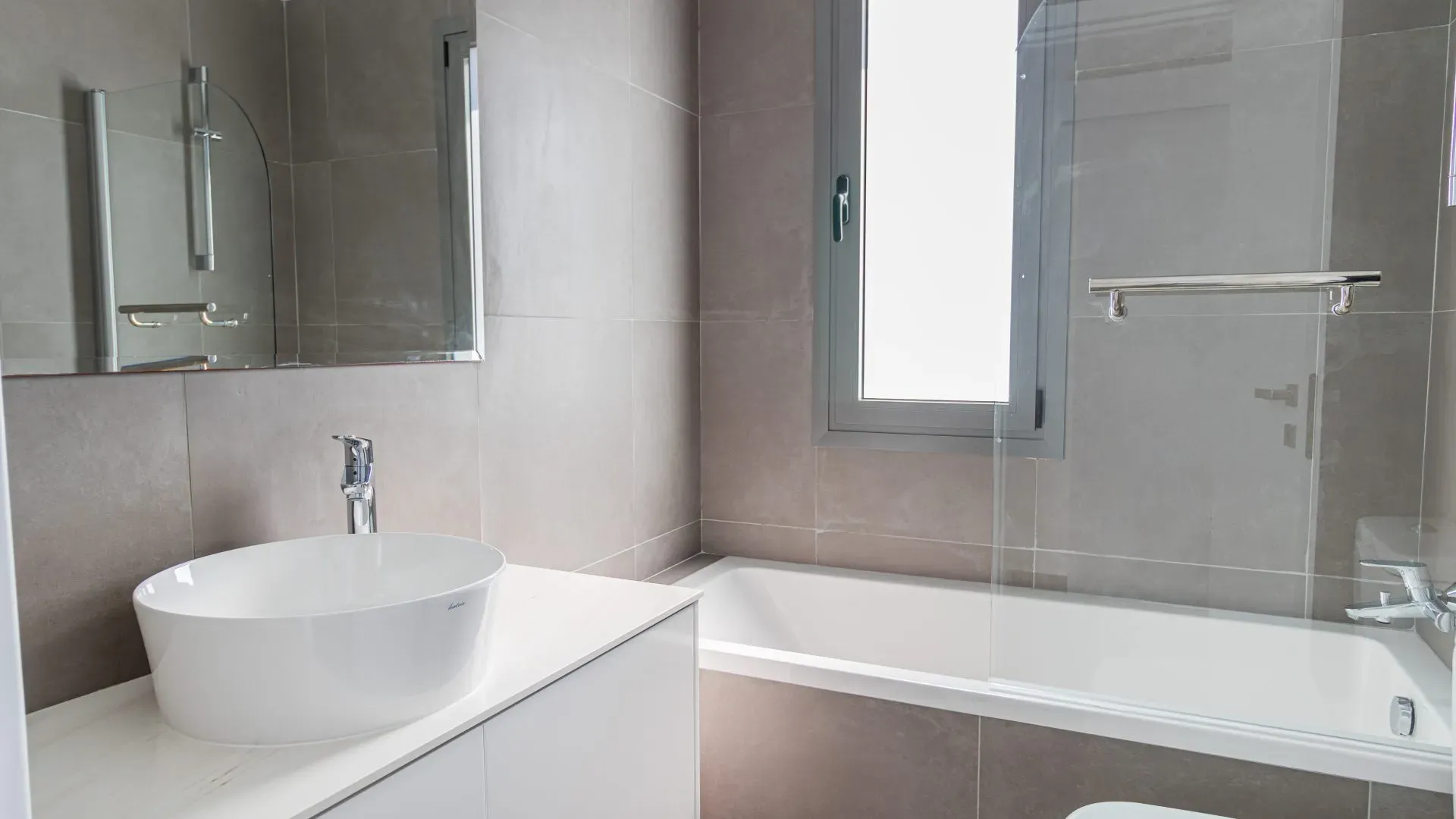 Property gallery view 2