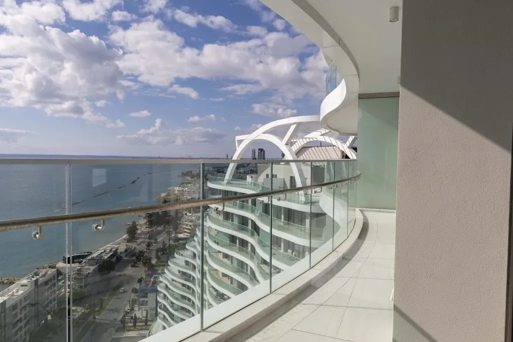 Property gallery view 5