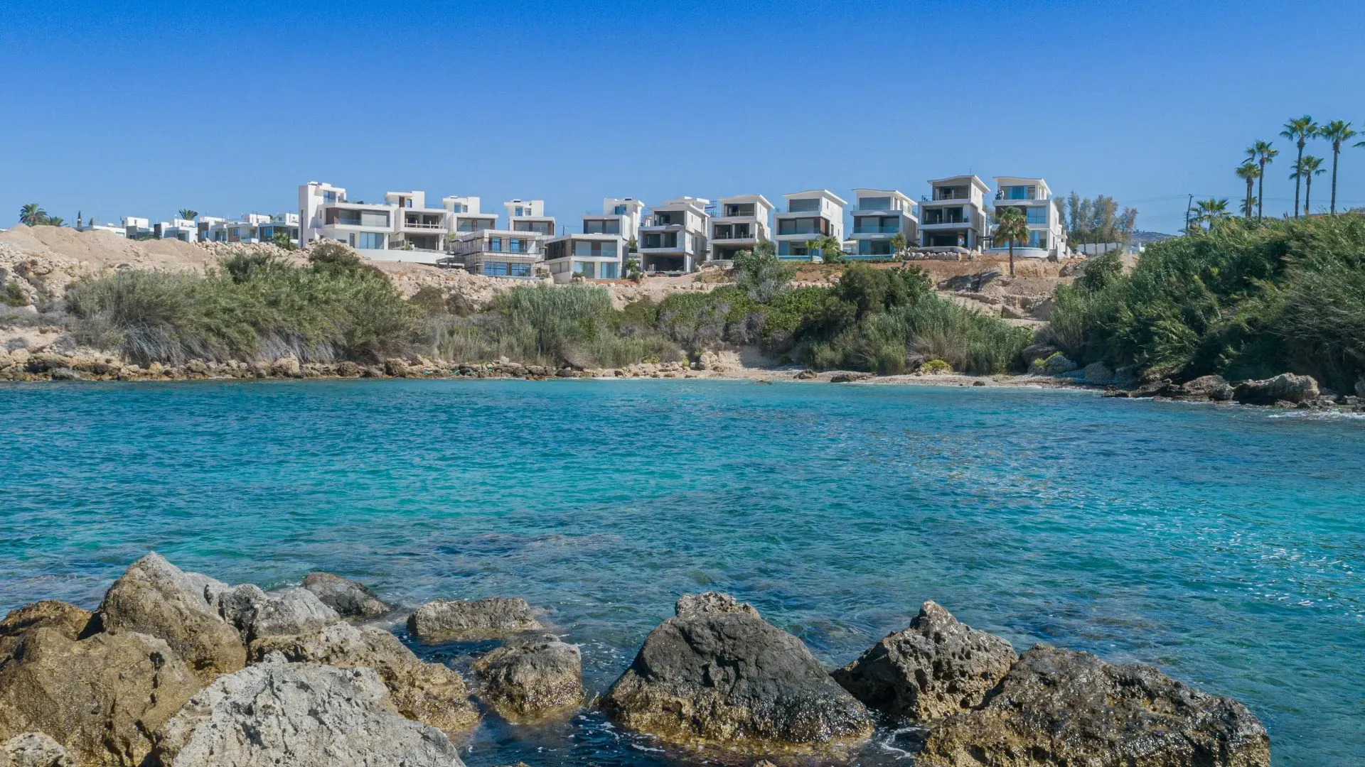 Property gallery view 1