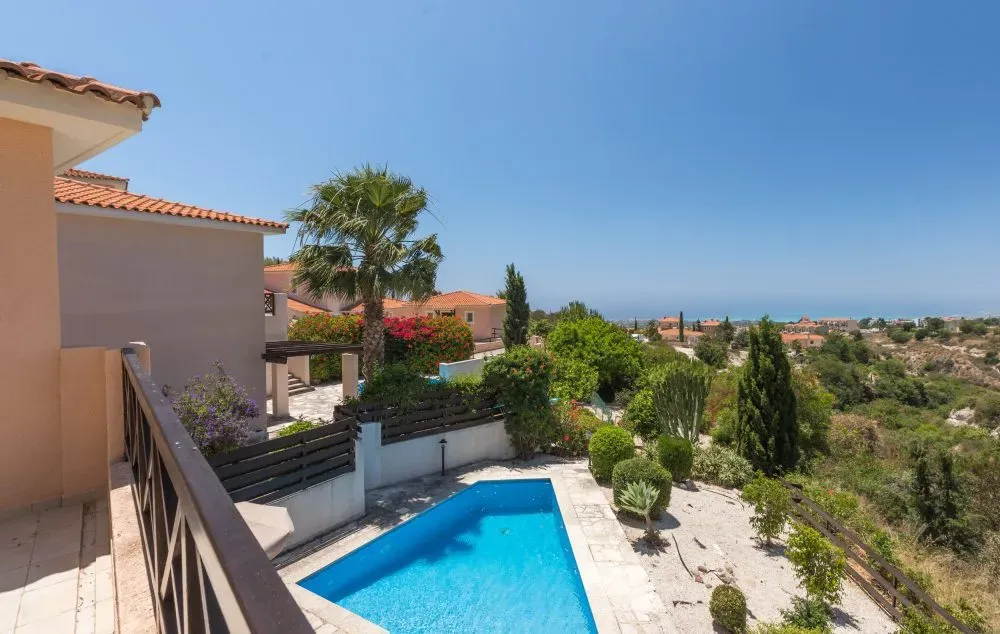 Property gallery view 3