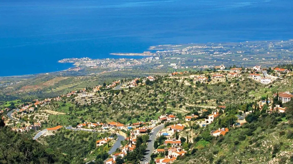 Property gallery view 4