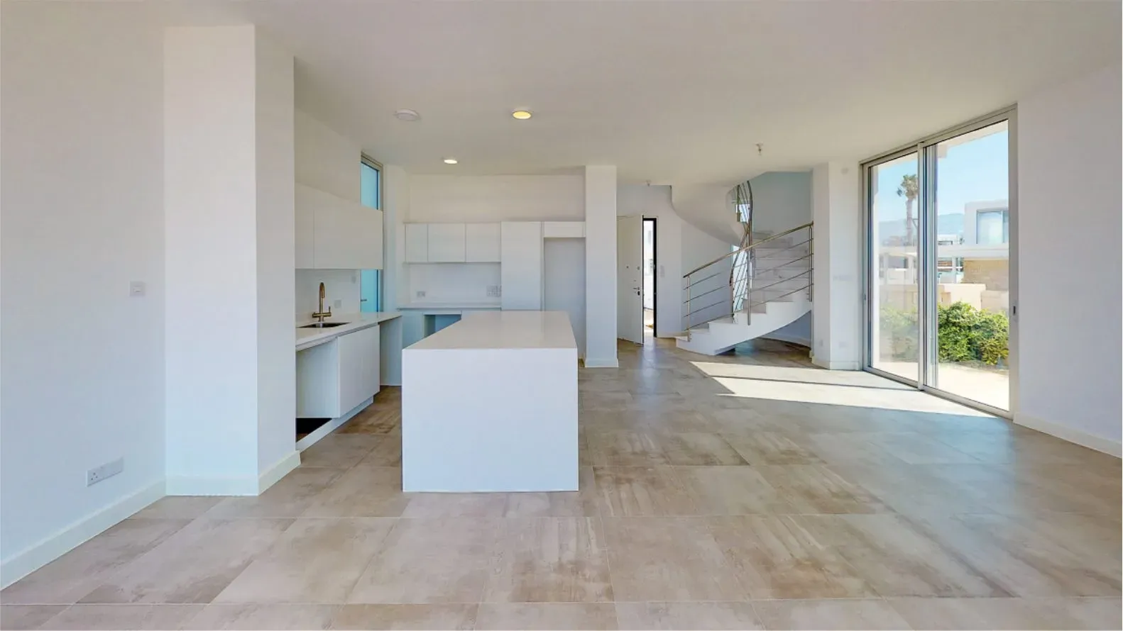 Property gallery view 1