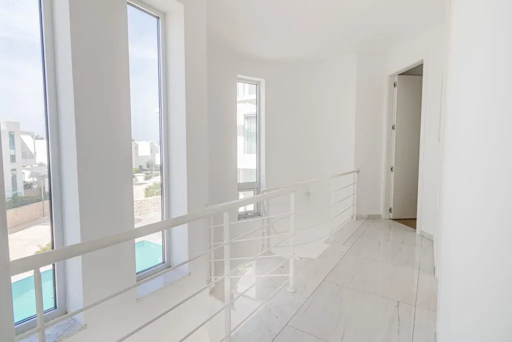 Property gallery view 5