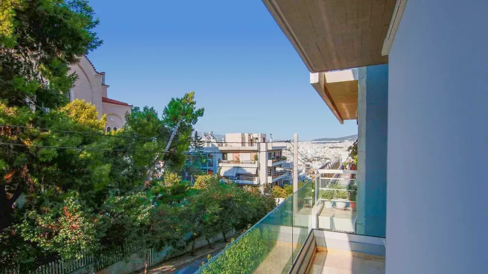 Property gallery view 3