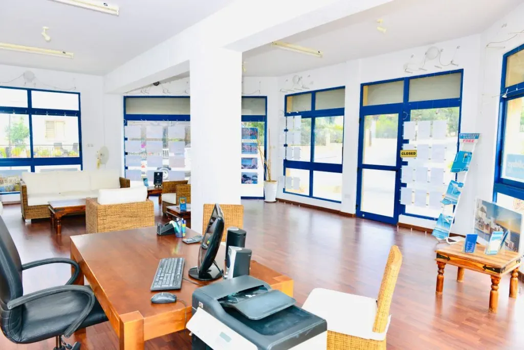 Property gallery view 3